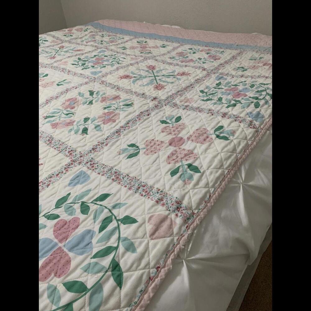Vintage  Quilt 82”x75” Has Some Staining And Small Tears. BEAUTIFUL!